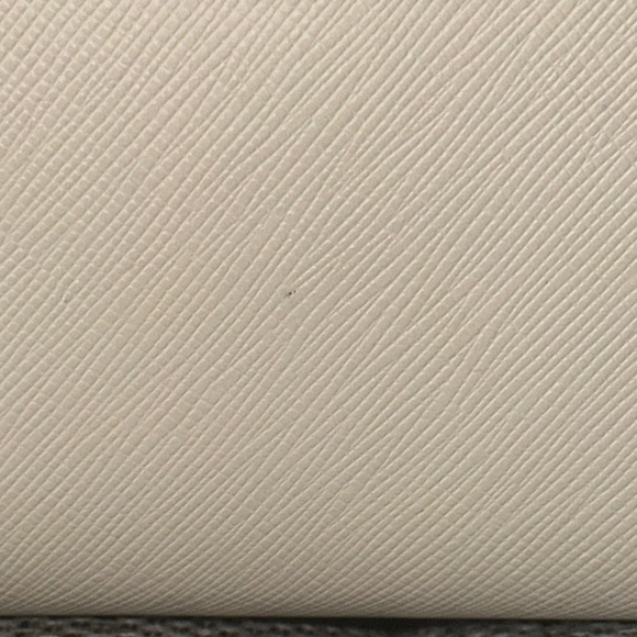 Kate Spade Ivory Wallet - Picture 3 of 7